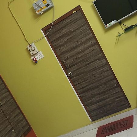 Hotel Tulsi Bānda Exterior foto